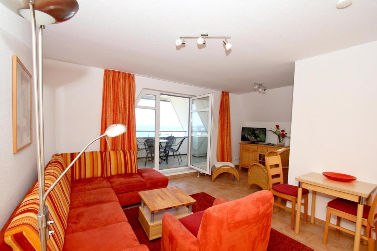 Hafennahe Ferienwohnung Mit Balkon Und Meerblick - Hafenhaeuser Wiek Wohnung 06 Wiek auf Rugen Bagian luar foto